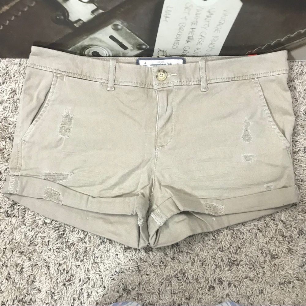 Abercrombie Khaki Shorts Size 4/27 NWT